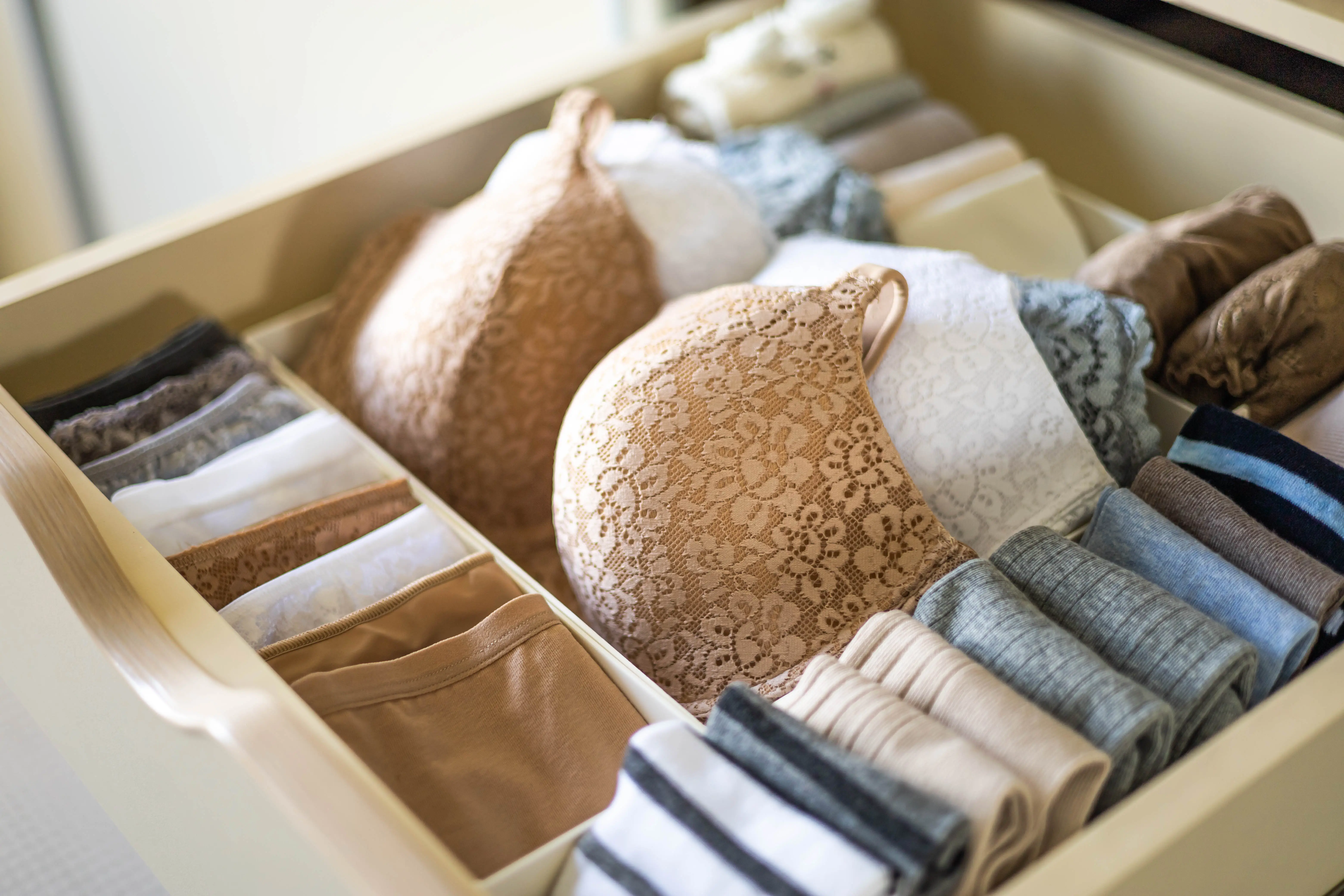 Jak zapakować bieliznę na prezent: praktyczny przewodnik i kreatywne pomysły