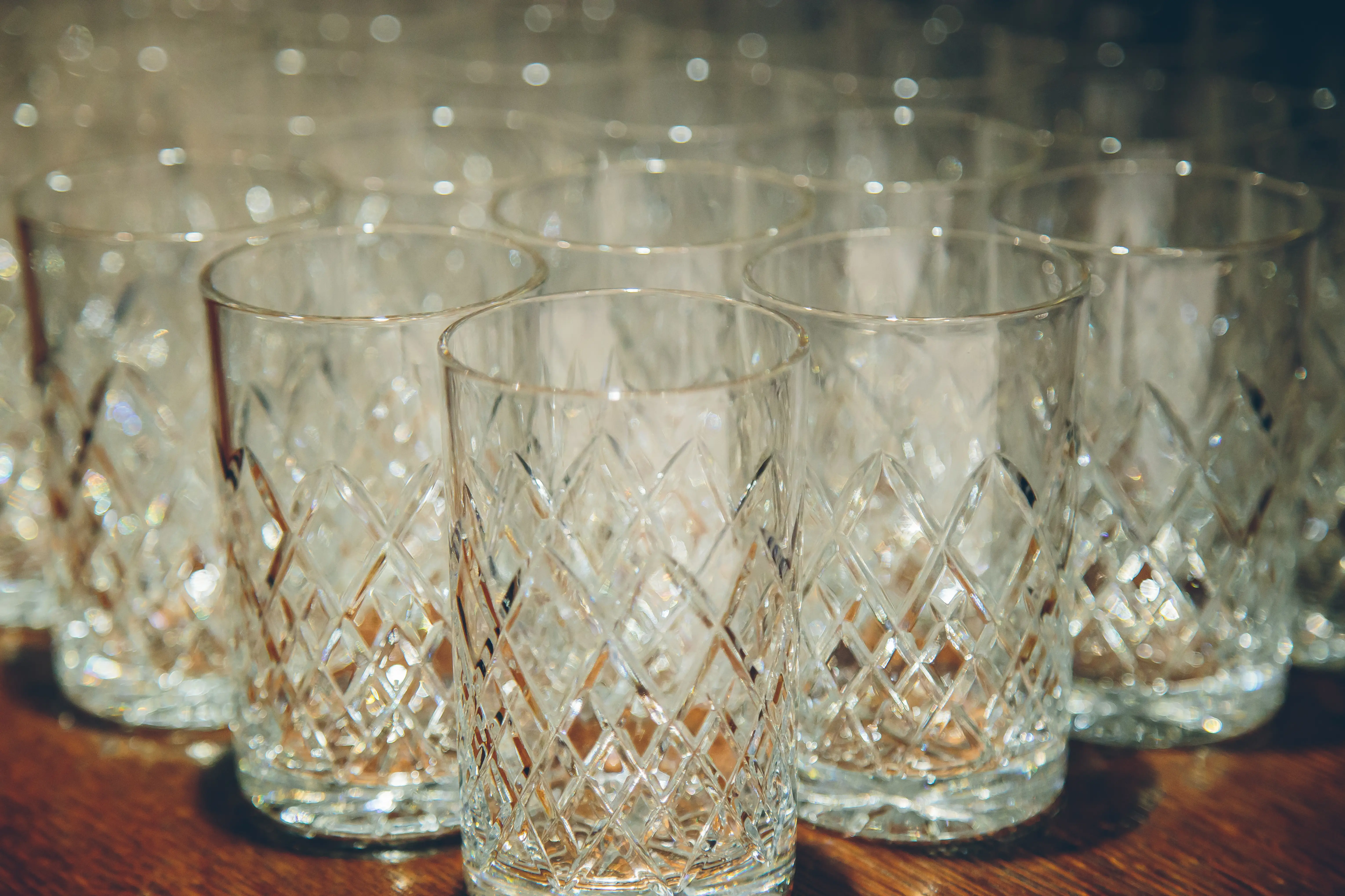 Jak zapakować szkło do wysyłki krok po kroku, by uniknąć uszkodzeń